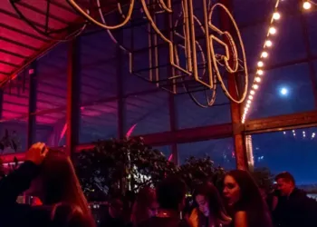 La Gipsy Party enflamme les sens à la Halle Tropisme de Montpellier