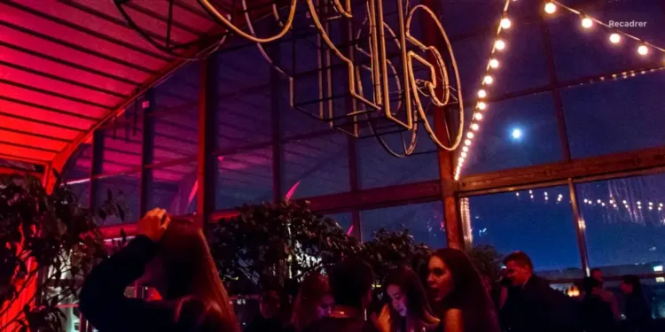 La Gipsy Party enflamme les sens à la Halle Tropisme de Montpellier