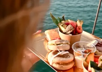 La Grande Motte : un brunch spécial Fête des Mères sur un catamaran
