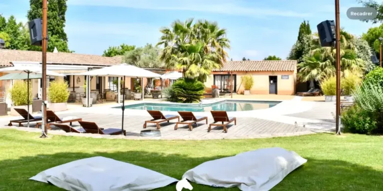 Le Mas du Cheval lance brunch et piscine chaque dimanche