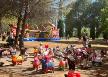Les enfants heureux se retrouvent au Domaine du Château d’Ô ce dimanche