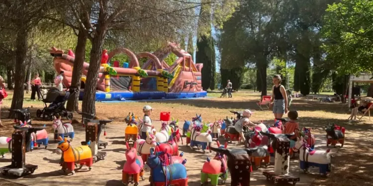 Les enfants heureux se retrouvent au Domaine du Château d’Ô ce dimanche