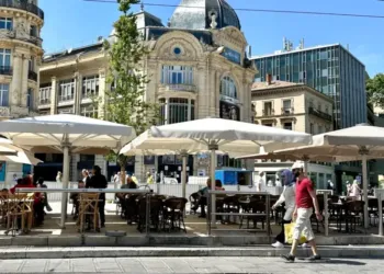 Montpellier : les nouveaux parasols de la Comédie sont arrivés