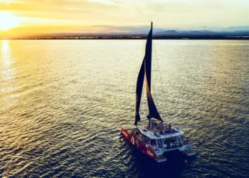 Une boat party sur un catamaran au départ de Palavas