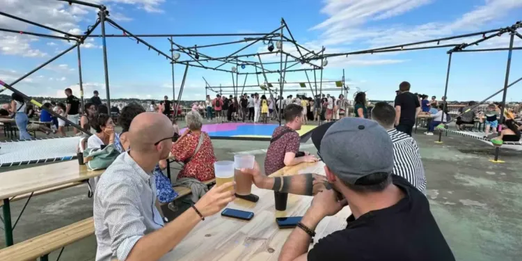 Ambiance 100% pop et fun pour l’inauguration du “Panorama” le rooftop de l’été à Montpellier