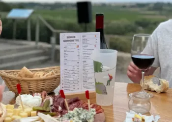 Le Parc De Loisirs Des Rochers De Maguelone Lance Ses Soirees Guinguette De Haute Voltige