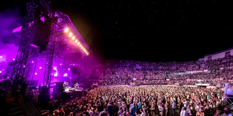 Le rappeur PLK s’offre les arènes de Nîmes