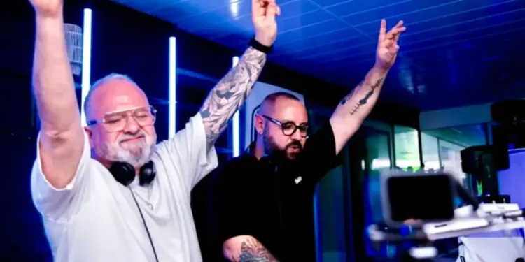 Les Dj’s Bartok et Canadas aux platines du Pz City Club