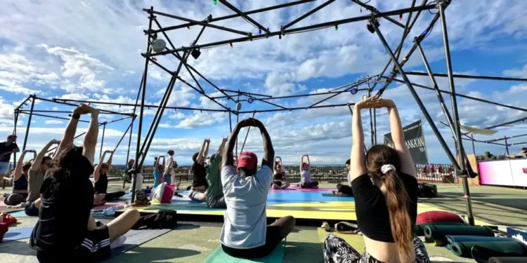 Montpellier : c’est yoga chaque dimanche sur le rooftop du Corum