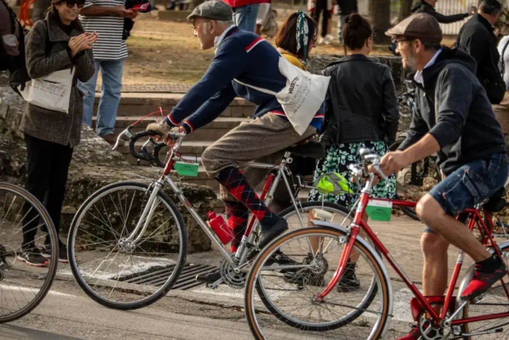 Musette Et Bicyclette Participez A Une Balade Velo Vintage En Vallee De Lherault