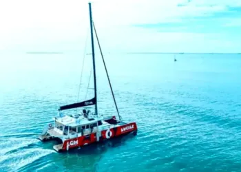 Encore une soirée blanche inoubliable sur le catamaran Lucile