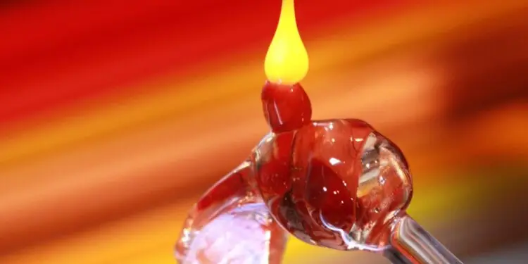 La Biennale du Verre illumine le Grand Pic Saint-Loup pour une deuxième édition
