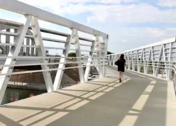 La passerelle vélo-piéton inaugurée entre Pérols et Carnon