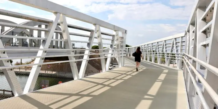 La passerelle vélo-piéton inaugurée entre Pérols et Carnon