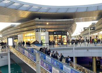 Montpellier : photos, parades et gospel de Noël à Odysseum 