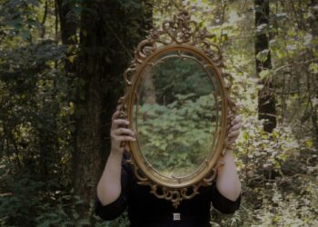 Les Briscarts invitent à la réflexion avec "Miroir", leur 35e Parcours d'Ateliers d'Artistes