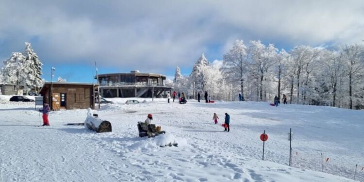 Des pistes rouges et bleues à Alti Aigoual