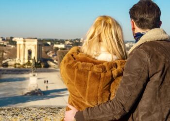 Dis-lui « Je t’aime » en haut de l’Arc de Triomphe