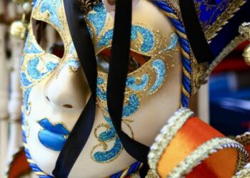 Pluie de confettis pour le Carnaval de Lunel