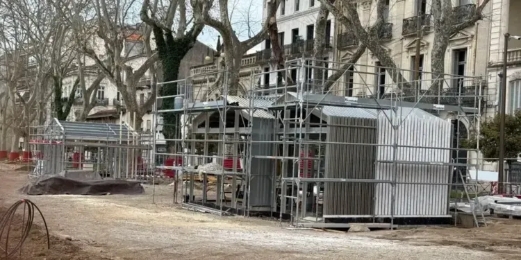 Esplanade Charles-de-Gaulle : Les kiosques nouvelle génération prennent forme