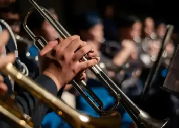Oubliez les concerts classiques, la musique ancienne débarque 