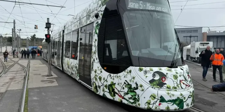Ligne 5 Le Moment Est Arrive La 1ere Rame Devoilee Grandeur Nature