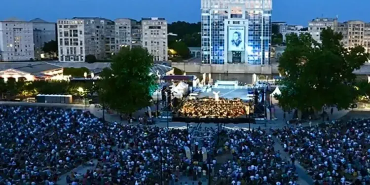 Montpellier : Grand concert de musiques de film sur la place de l'Europe