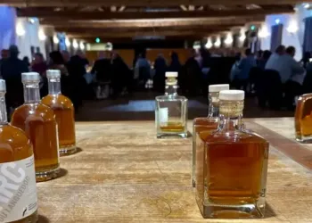 Un Diner Eaux De Vie Et Mets Au Mas De Saporta