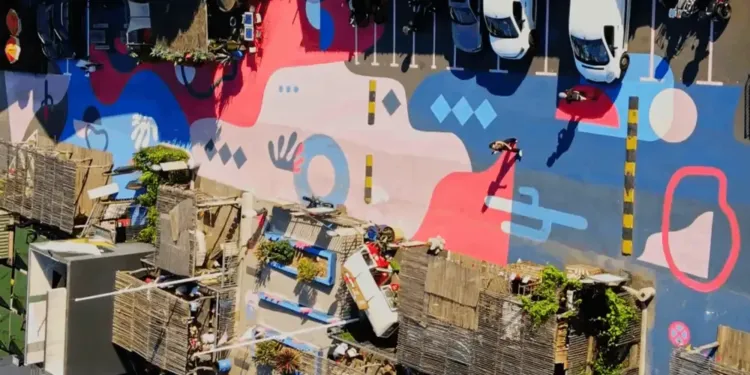 Grande nouveauté au Marché du Lez : une fresque colorée au sol