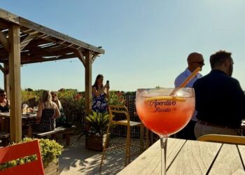 Cocktails et soleil sur le rooftop du Jost Hôtel