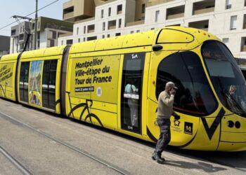 Un tram aux couleurs du Tour de France à Montpellier