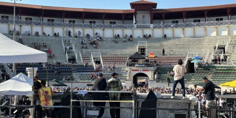 Al Feria Quand Lelectro Enflamme Les Arenes De Beziers