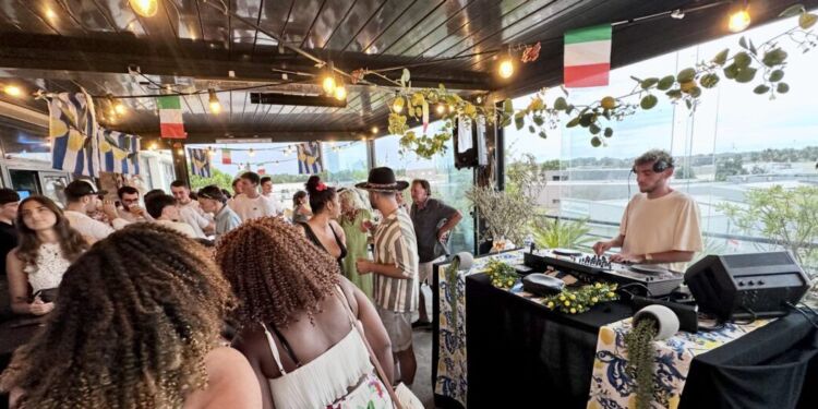 Cet été, la Dolce Vita s'invite sur un rooftop à Mauguio 