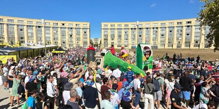 Montpellier : Le Tour de France et sa caravane rassemblent les foules