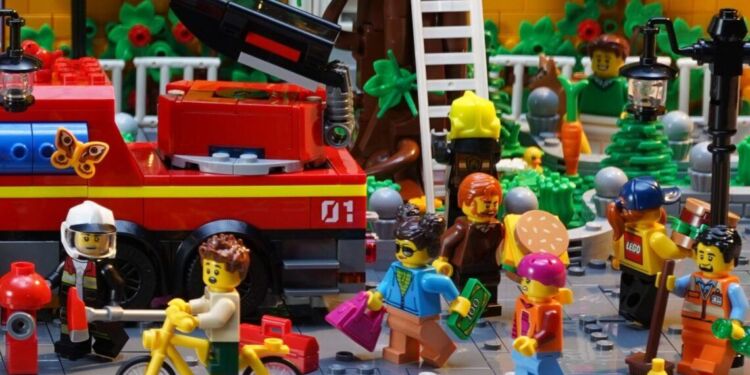 Voyage créatif et ludique : Les LEGO® envahissent Pierresvives