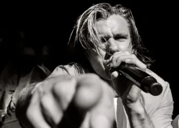 Coup double pour Orelsan dans les arènes de Nîmes