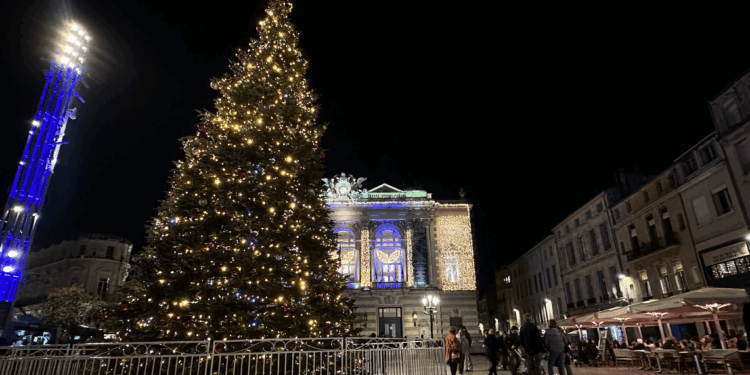 Le sapin de Noël fera son retour pour les fêtes sur la Comédie