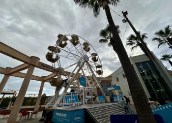 Une grande roue à Odysseum pour les vacances
