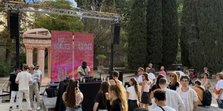 Les Mix Insolites Quand La Techno Reveille Le Plus Vieux Jardin De France