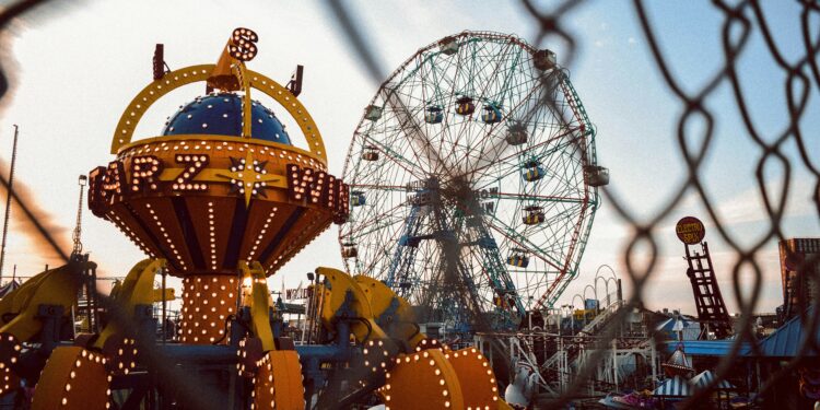 Une fête foraine dans les arènes du Crès