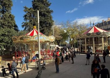 Jour J à Montpellier : Fanfares, manèges et gourmandises pour célébrer l'Esplanade et la place de la Comédie !