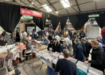 On Adore Le Vinyl Pop Up Market A La Halle Tropisme