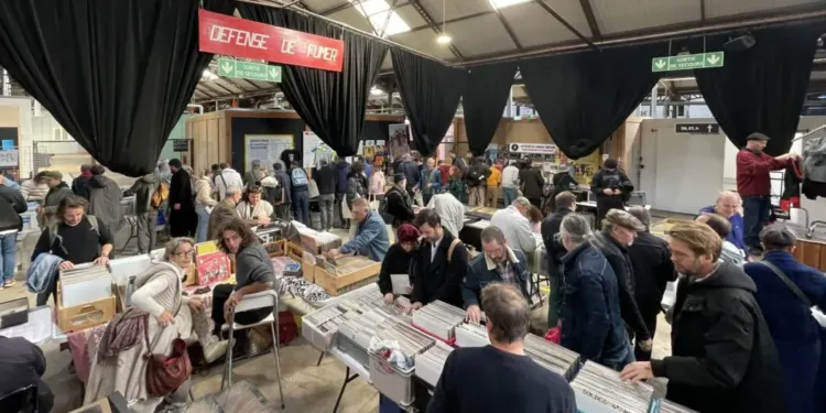 On Adore Le Vinyl Pop Up Market A La Halle Tropisme