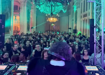 Pop Love Electro Le Reveillon Le Plus Scintillant De Montpellier Sempare De Lopera