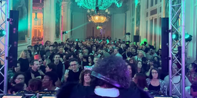 Pop Love Electro Le Reveillon Le Plus Scintillant De Montpellier Sempare De Lopera