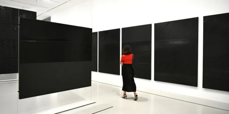 Record Daffluence Au Musee Fabre Le 100 000e Visiteur Celebre L Outrenoir De Soulages