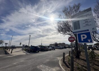 Le stationnement reste finalement gratuit sur le parking du Petit Travers