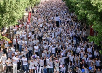 Pézenas : record du monde de rassemblement de marinières
