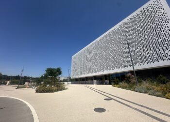 Il fera moins chaud pour ton week-end mais garde la crème solaire