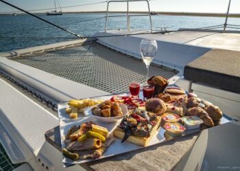 Catamaran Lucile : 40 ans d’émotions et de gastronomie à La Grande-Motte